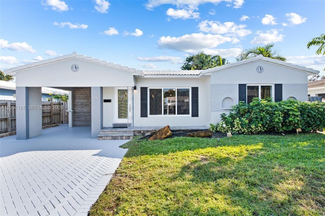 For Rent: $4,750 (3 beds, 2 baths, 1470 Square Feet)