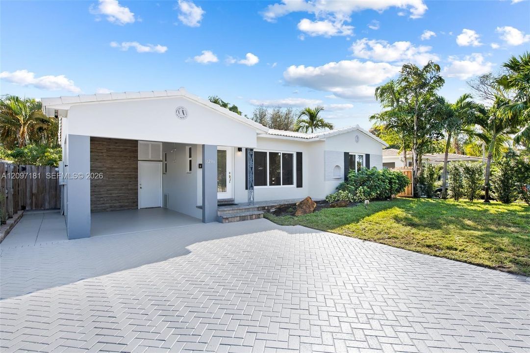 For Rent: $4,750 (3 beds, 2 baths, 1470 Square Feet)