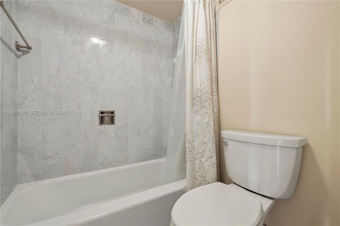 For Rent: $4,200 (2 beds, 2 baths, 1290 Square Feet)