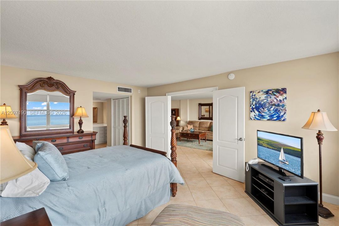 For Rent: $4,200 (2 beds, 2 baths, 1290 Square Feet)