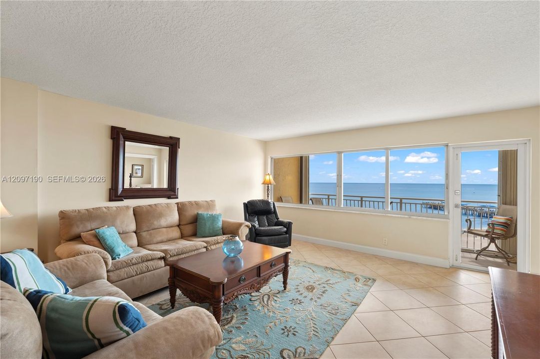 For Rent: $4,200 (2 beds, 2 baths, 1290 Square Feet)