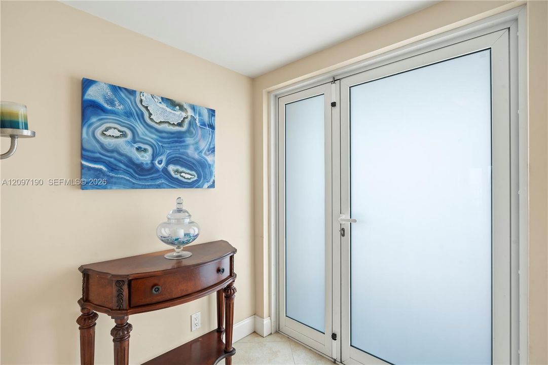 For Rent: $4,200 (2 beds, 2 baths, 1290 Square Feet)