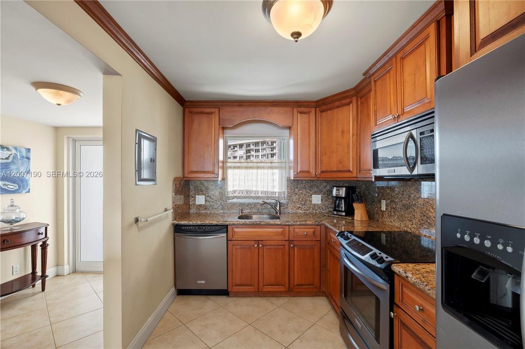 For Rent: $4,200 (2 beds, 2 baths, 1290 Square Feet)
