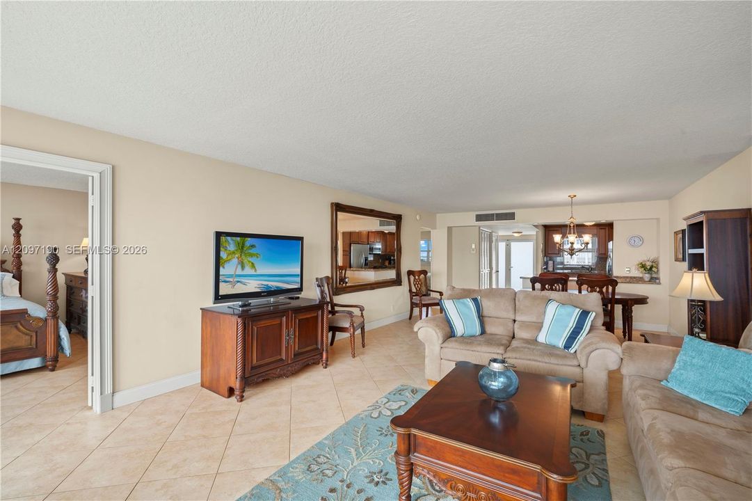 For Rent: $4,200 (2 beds, 2 baths, 1290 Square Feet)