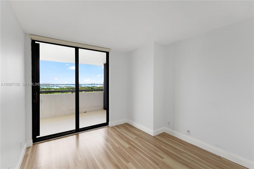 For Rent: $3,900 (2 beds, 2 baths, 890 Square Feet)