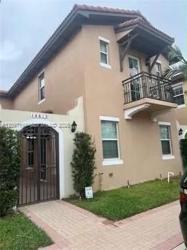 For Sale: $620,000 (3 beds, 3 baths, 2300 Square Feet)