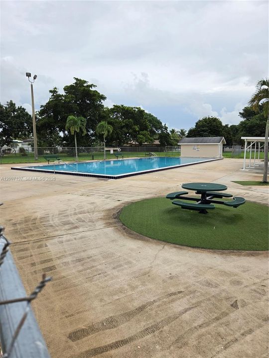 En Venta: $579,000 (4 camas, 3 baños, 1794 Pies cuadrados)