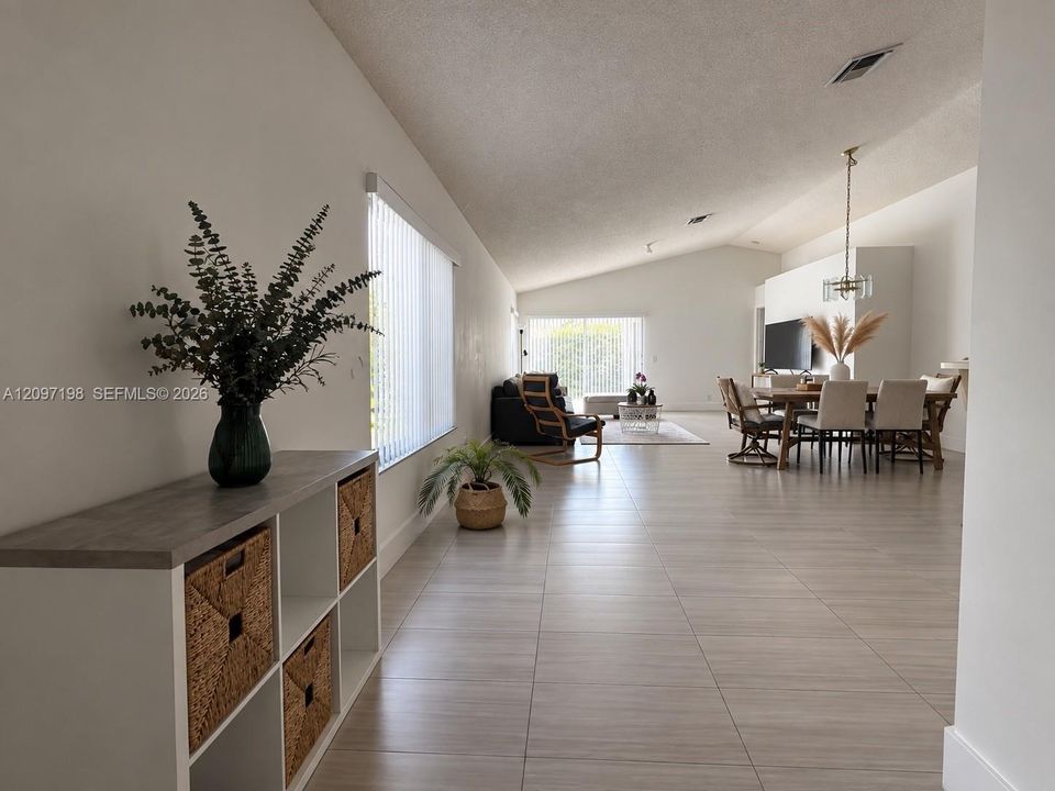 For Sale: $625,000 (3 beds, 2 baths, 1420 Square Feet)