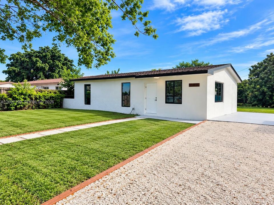 En Venta: $465,000 (3 camas, 2 baños, 929 Pies cuadrados)