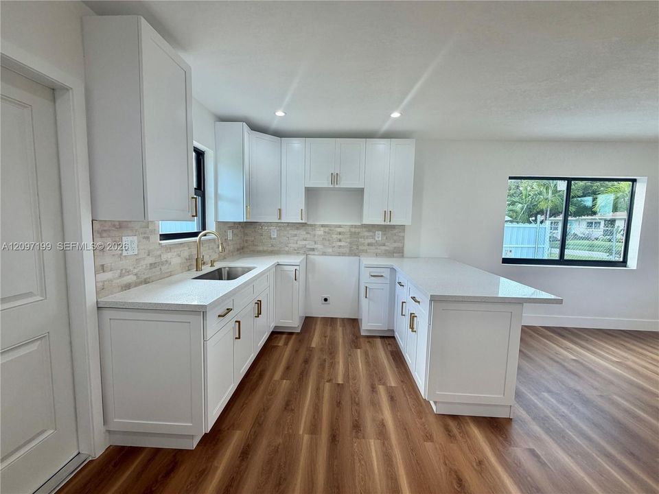 En Venta: $465,000 (3 camas, 2 baños, 929 Pies cuadrados)