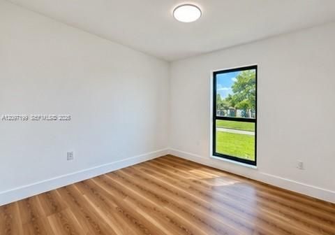 En Venta: $465,000 (3 camas, 2 baños, 929 Pies cuadrados)