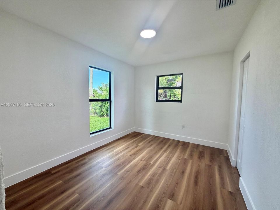 En Venta: $465,000 (3 camas, 2 baños, 929 Pies cuadrados)