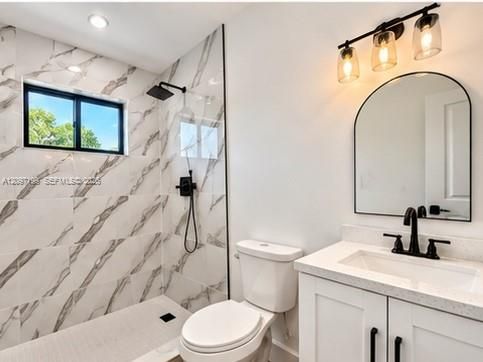 En Venta: $465,000 (3 camas, 2 baños, 929 Pies cuadrados)