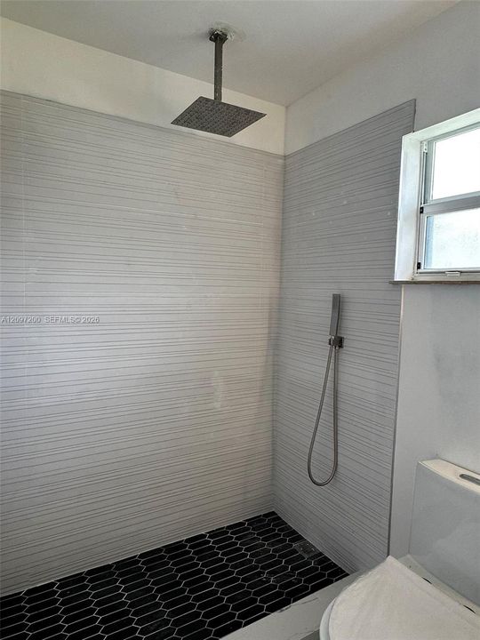 For Rent: $3,000 (3 beds, 2 baths, 1152 Square Feet)