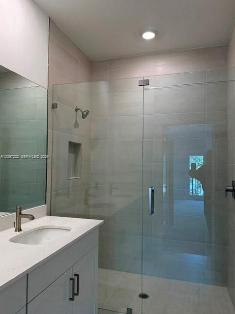 En Renta: $3,950 (4 camas, 3 baños, 0 Pies cuadrados)