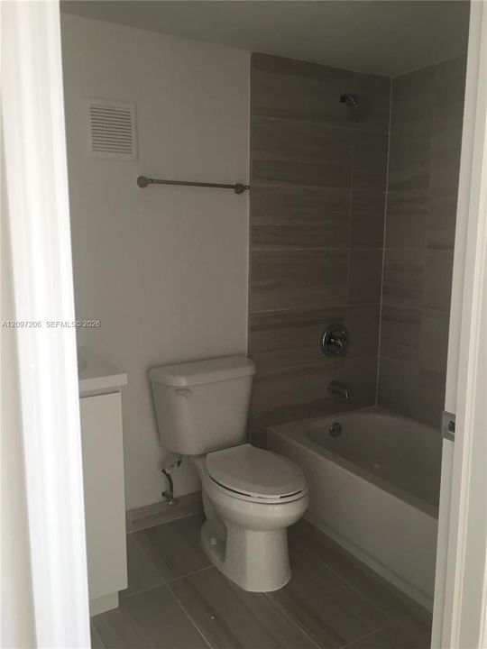 En Renta: $2,400 (2 camas, 2 baños, 900 Pies cuadrados)