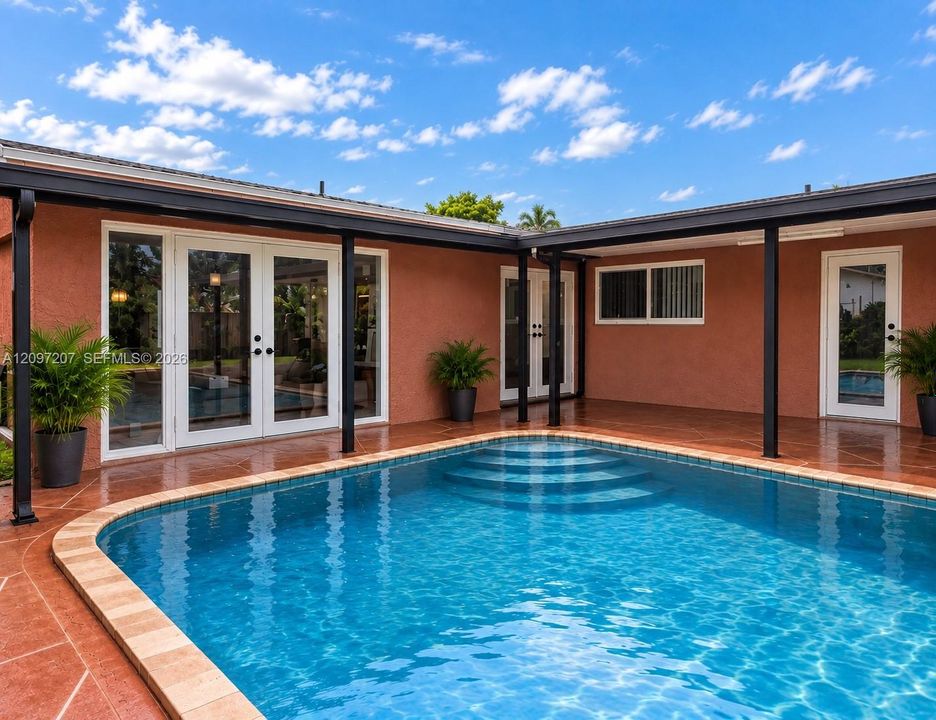 For Sale: $545,900 (4 beds, 2 baths, 1850 Square Feet)