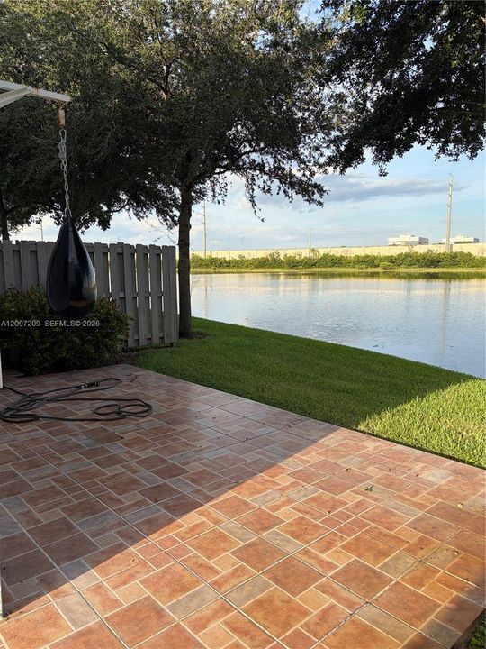 For Rent: $3,800 (4 beds, 3 baths, 1570 Square Feet)
