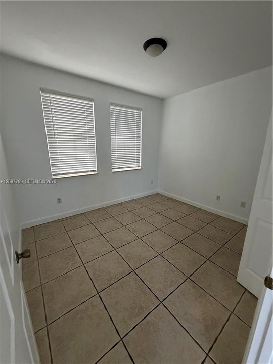 For Rent: $3,800 (4 beds, 3 baths, 1570 Square Feet)