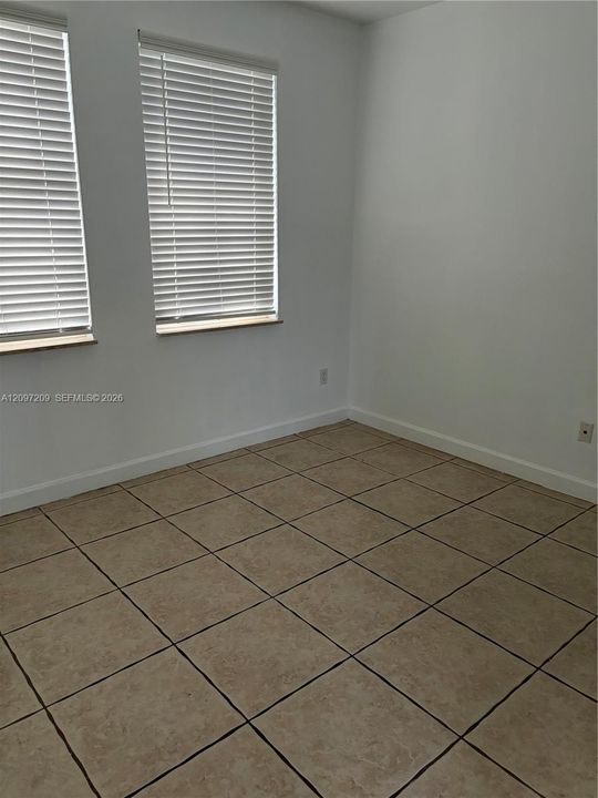 For Rent: $3,800 (4 beds, 3 baths, 1570 Square Feet)