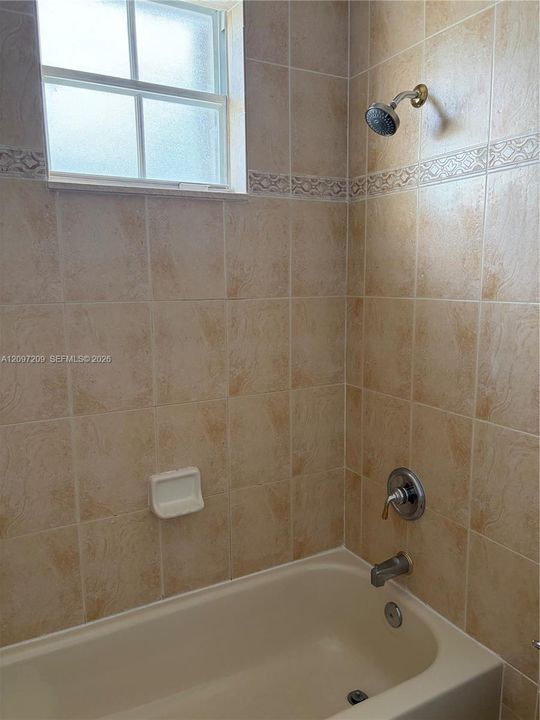 For Rent: $3,800 (4 beds, 3 baths, 1570 Square Feet)
