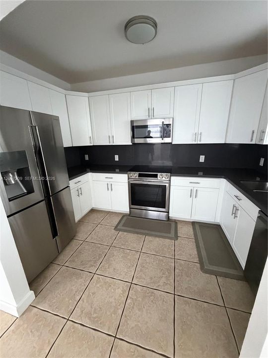 For Rent: $3,800 (4 beds, 3 baths, 1570 Square Feet)