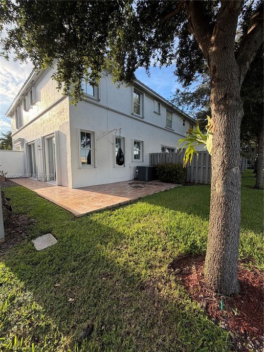 For Rent: $3,800 (4 beds, 3 baths, 1570 Square Feet)
