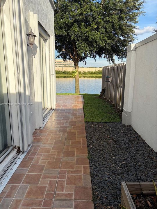 For Rent: $3,800 (4 beds, 3 baths, 1570 Square Feet)