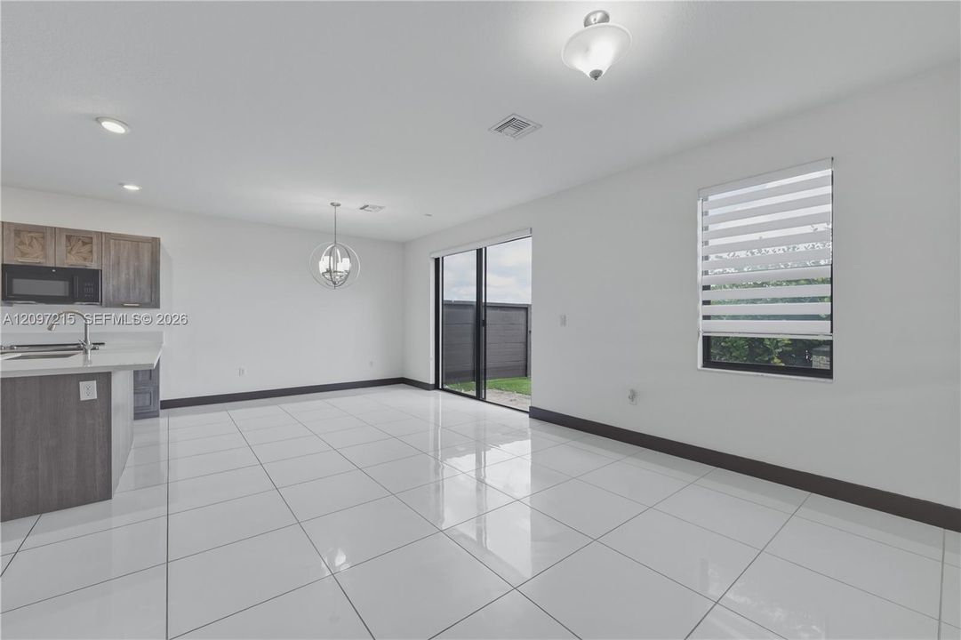 На продажу: $620,000 (3 спален, 3 ванн, 1850 Квадратных фут)