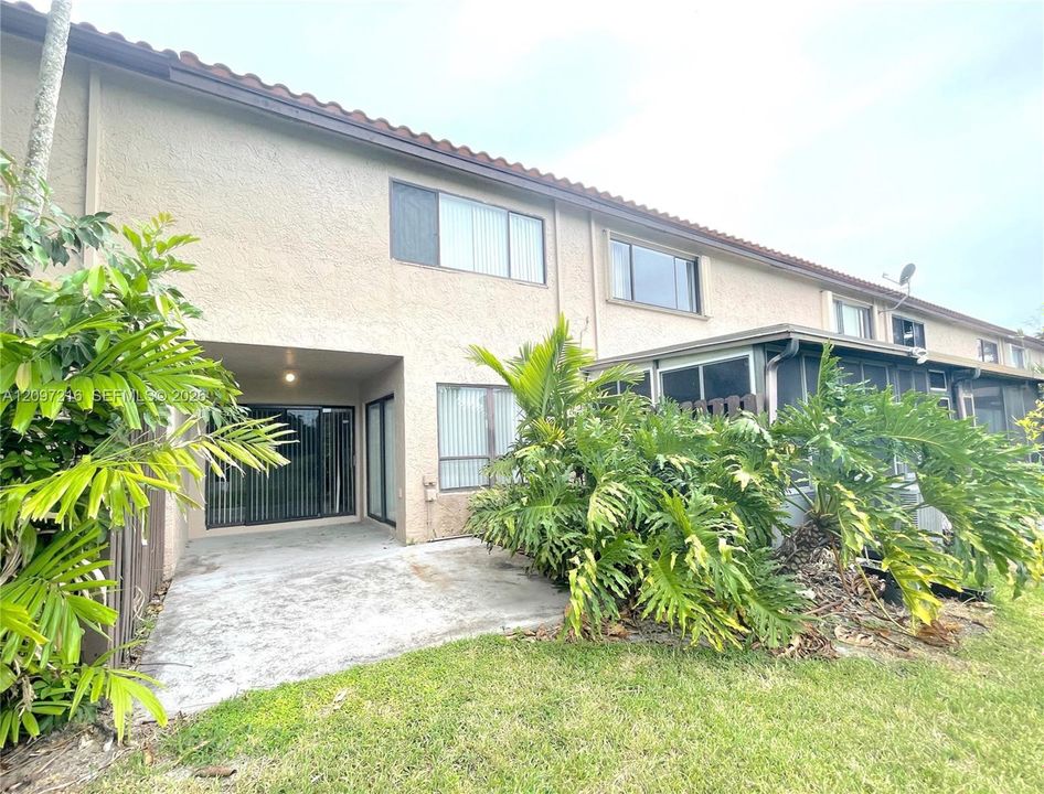 For Rent: $2,395 (2 beds, 2 baths, 1315 Square Feet)