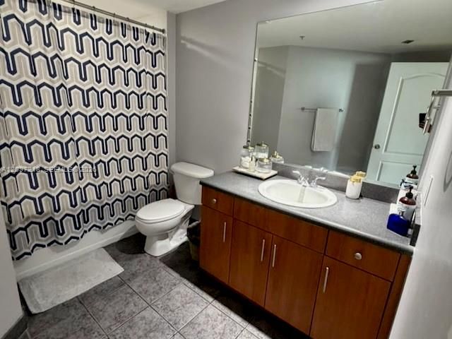 For Rent: $2,400 (1 beds, 1 baths, 835 Square Feet)