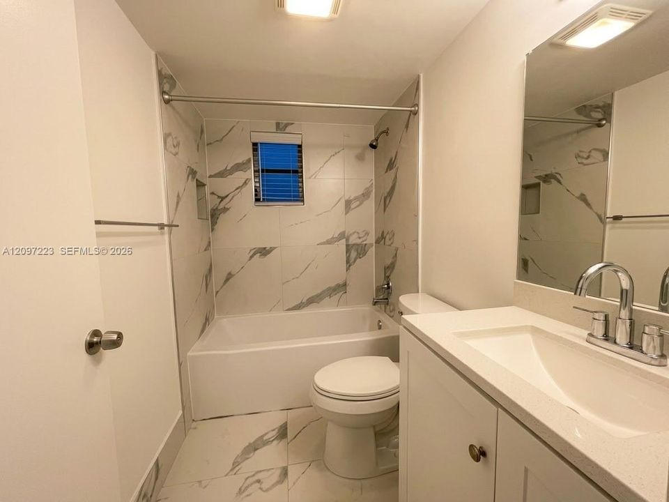For Rent: $2,000 (2 beds, 2 baths, 956 Square Feet)