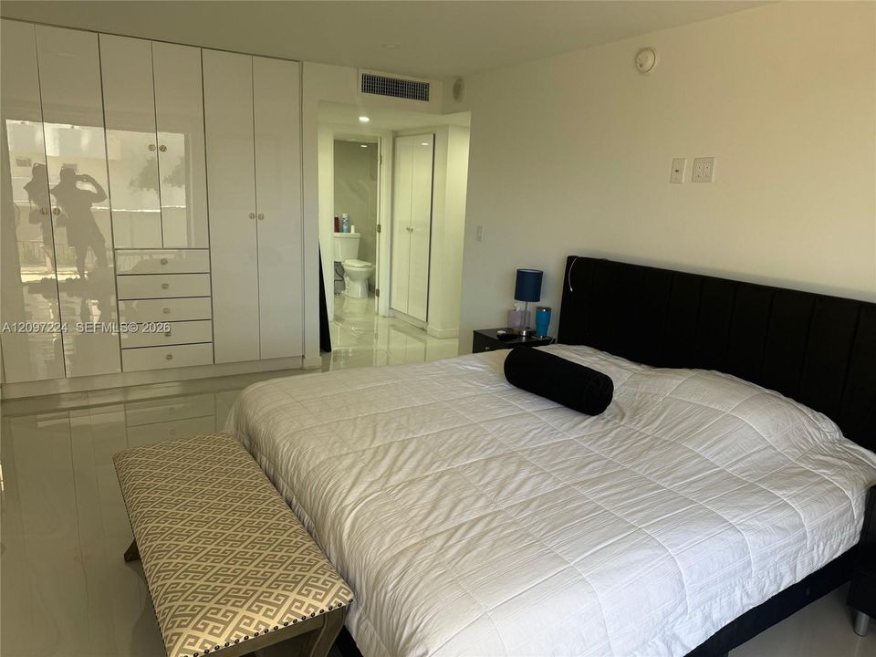 For Sale: $715,000 (1 beds, 2 baths, 1503 Square Feet)