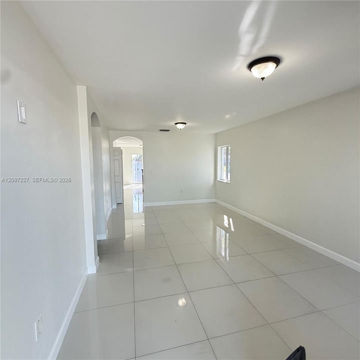 For Rent: $2,400 (3 beds, 2 baths, 1320 Square Feet)