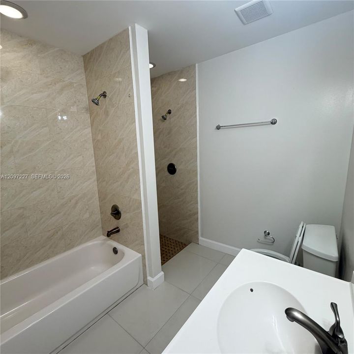 For Rent: $2,400 (3 beds, 2 baths, 1320 Square Feet)