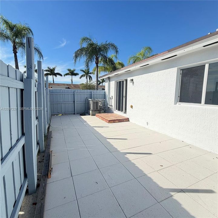For Rent: $2,400 (3 beds, 2 baths, 1320 Square Feet)