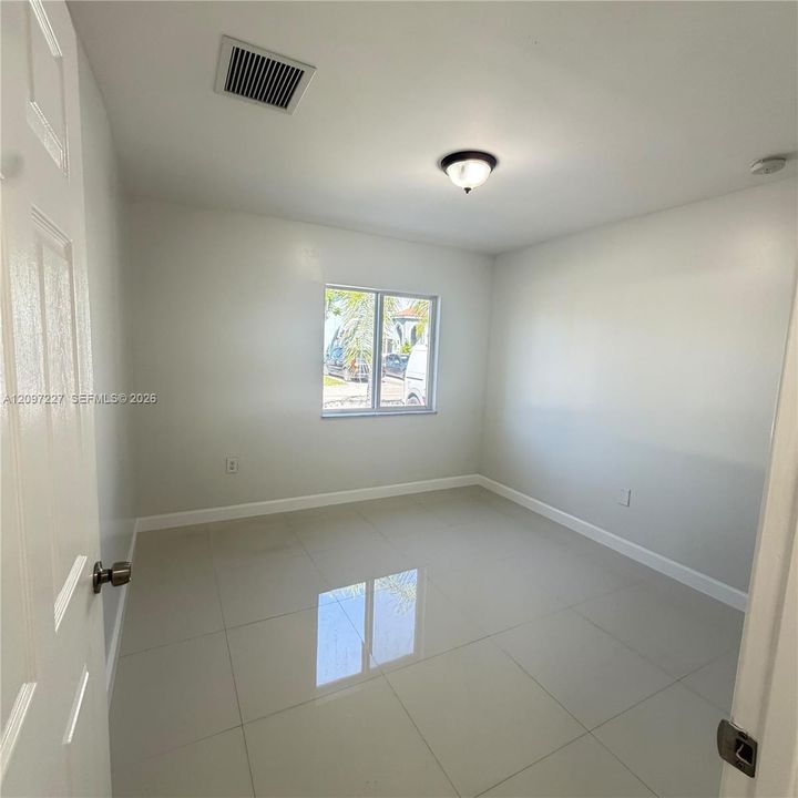 For Rent: $2,400 (3 beds, 2 baths, 1320 Square Feet)