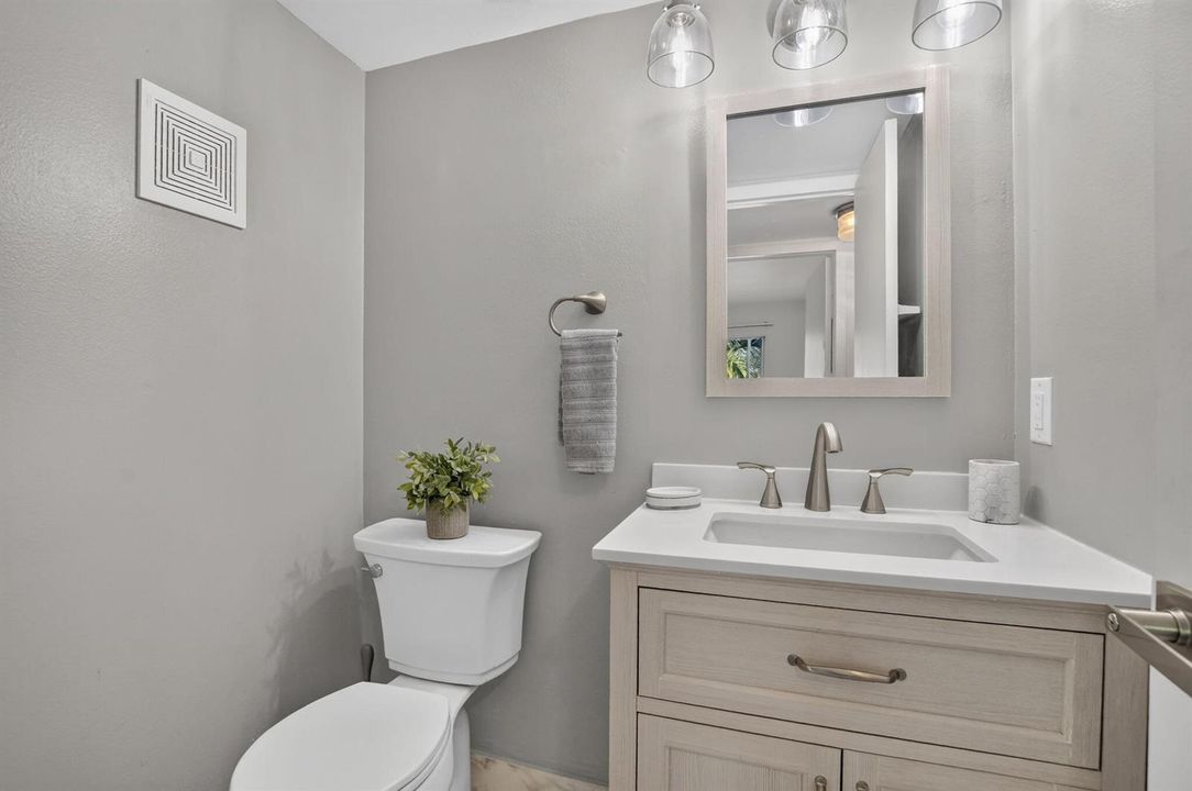 1/2 Bathroom