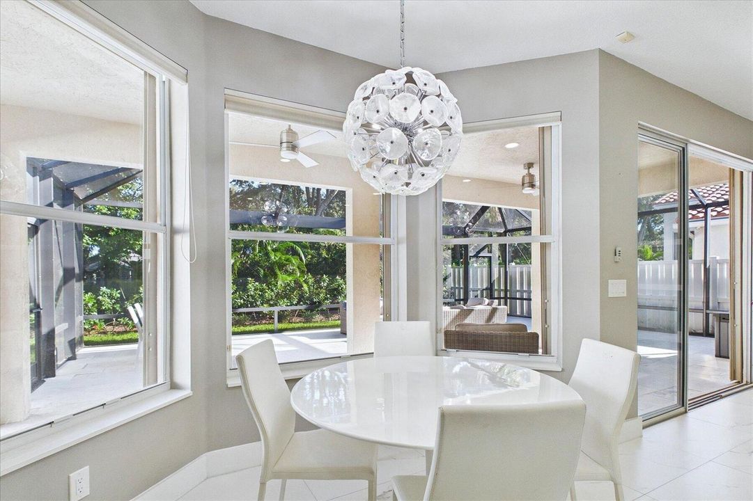 05-Breakfast Nook
