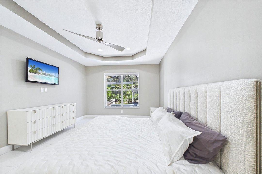 18-Primary Suite Coffered Ceiling
