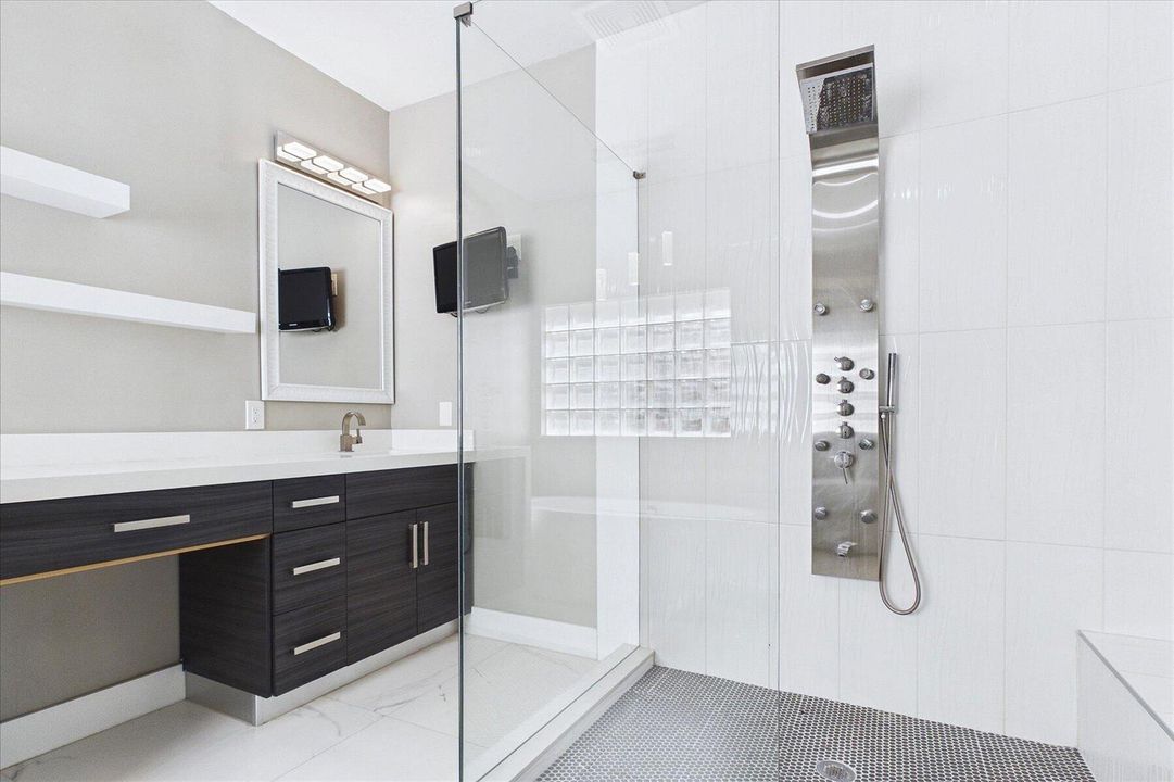 21-Primary Bath Separate Shower