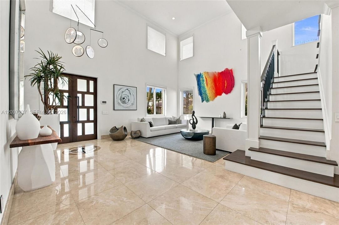 Activo con contrato: $1,750,000 (5 camas, 4 baños, 3696 Pies cuadrados)