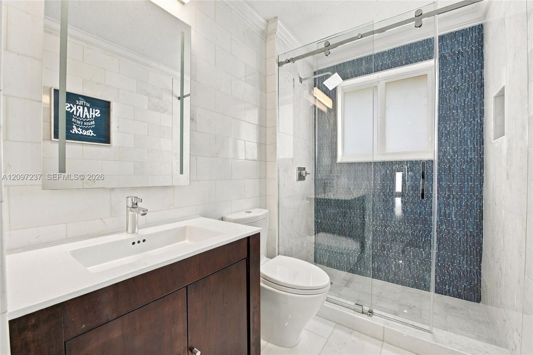 Activo con contrato: $1,750,000 (5 camas, 4 baños, 3696 Pies cuadrados)