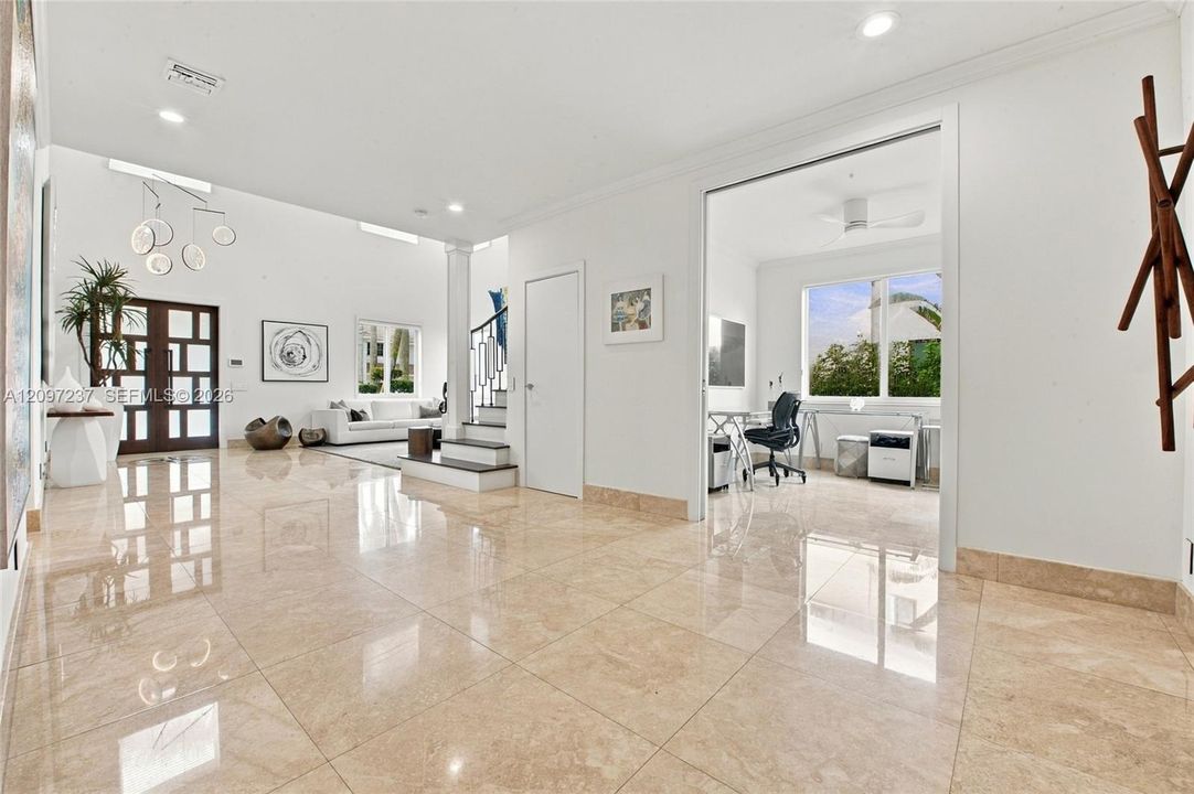 Activo con contrato: $1,750,000 (5 camas, 4 baños, 3696 Pies cuadrados)