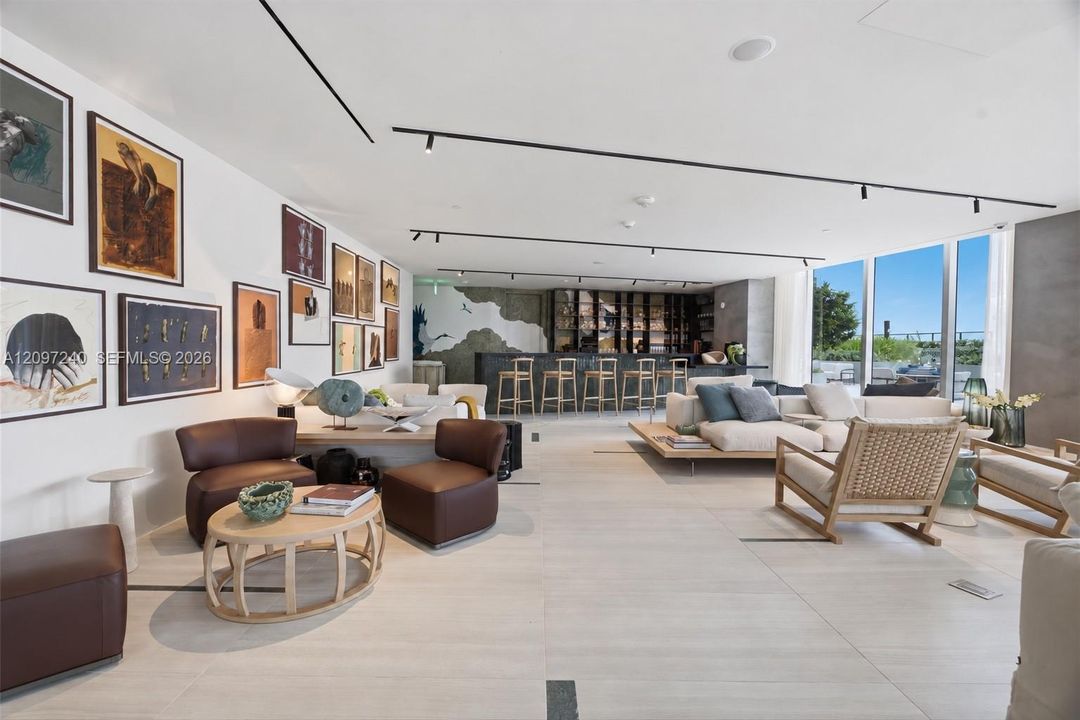 En Venta: $965,000 (1 camas, 1 baños, 711 Pies cuadrados)