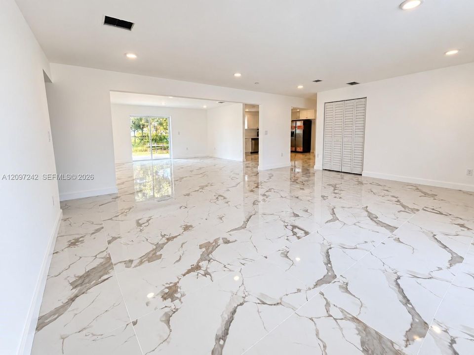 For Sale: $949,000 (4 beds, 3 baths, 3027 Square Feet)