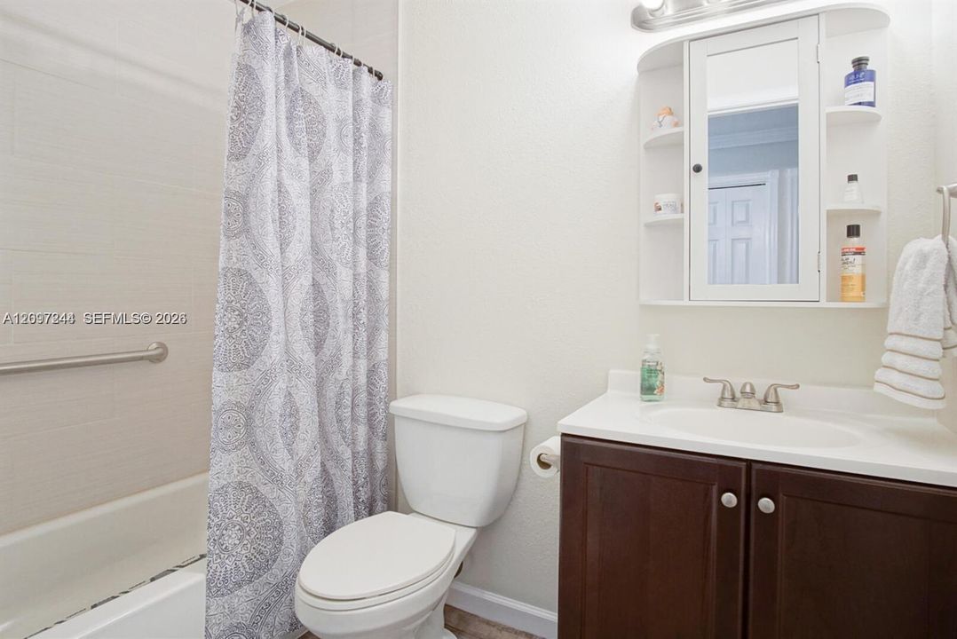 For Rent: $2,800 (3 beds, 2 baths, 1176 Square Feet)