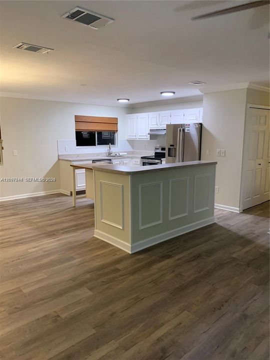 For Rent: $2,800 (3 beds, 2 baths, 1176 Square Feet)