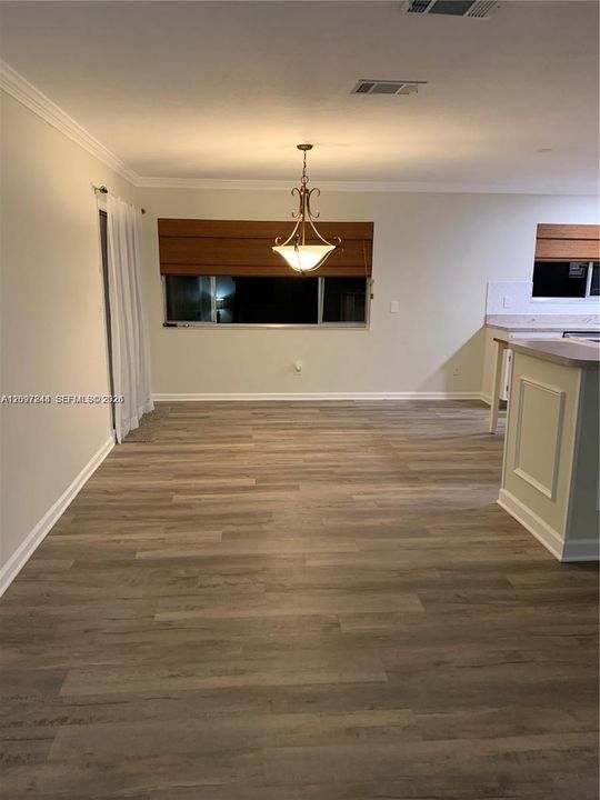 For Rent: $2,800 (3 beds, 2 baths, 1176 Square Feet)