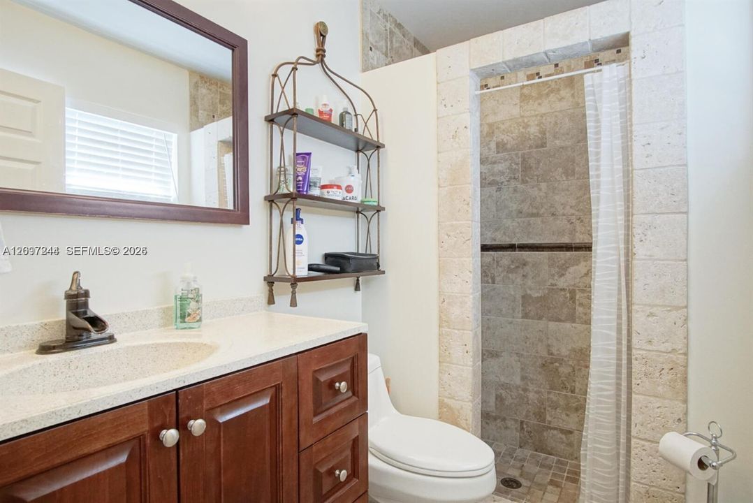 For Rent: $2,800 (3 beds, 2 baths, 1176 Square Feet)